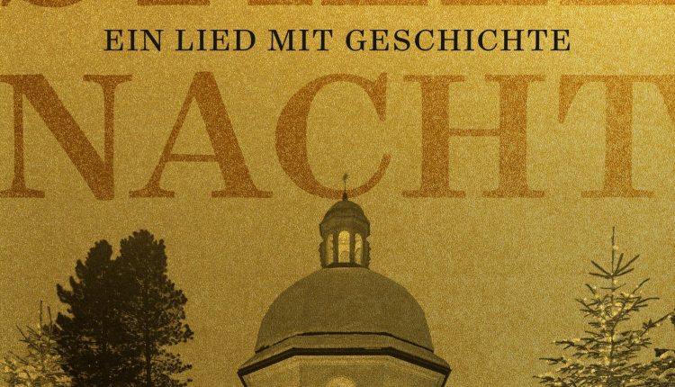 Buchdeckel mit der Aufschrift Stille Nacht: Ein Lied mit Geschichte mit einer verschneiten Kapelle und Tannenbäumen im Winter.